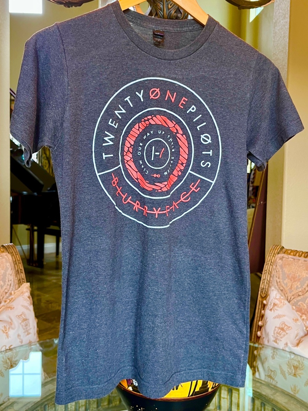 Twenty One Pilots Women’s Dark Gray Graphic Tee with Red Accent Sz Small